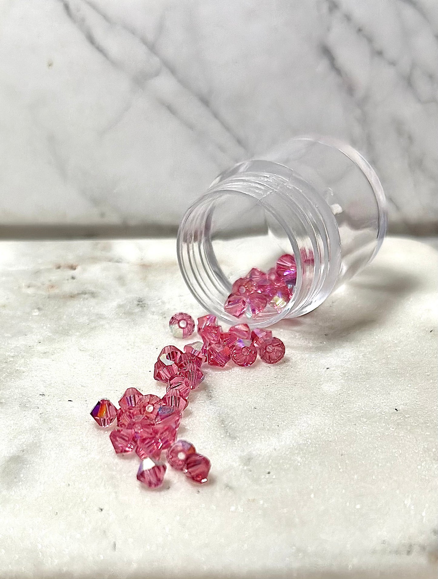 Maggenta Crystal Bracelet / Heart-Shaped Charm / Cat's Eye / Precious Stone Rose