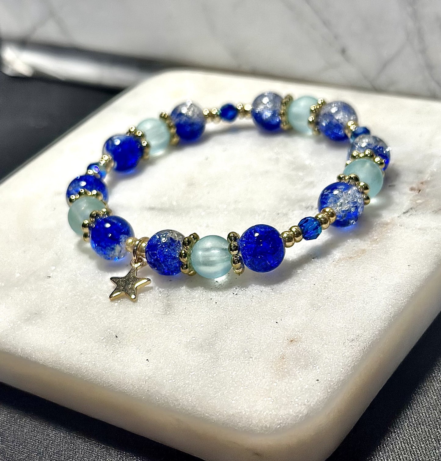 Crystal Bracelet / Sapphire Beads / Basic Gold (imitation) Charm